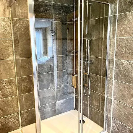 Modern At The Foot Of The Slopes In Apartament